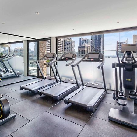 Отель Pullman Sydney Hyde Park Экстерьер фото The gym at the hotel