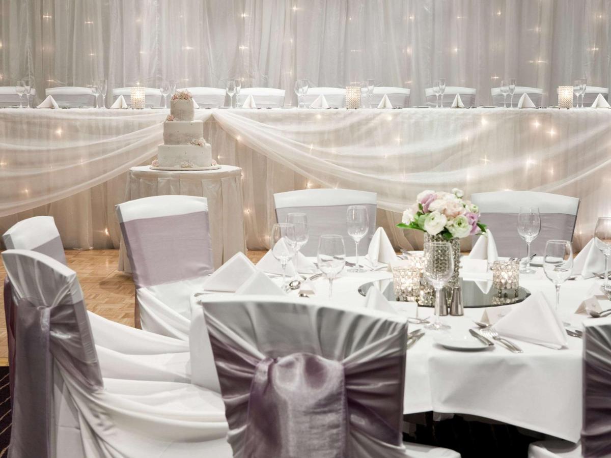 Отель Pullman Sydney Hyde Park Экстерьер фото A wedding reception