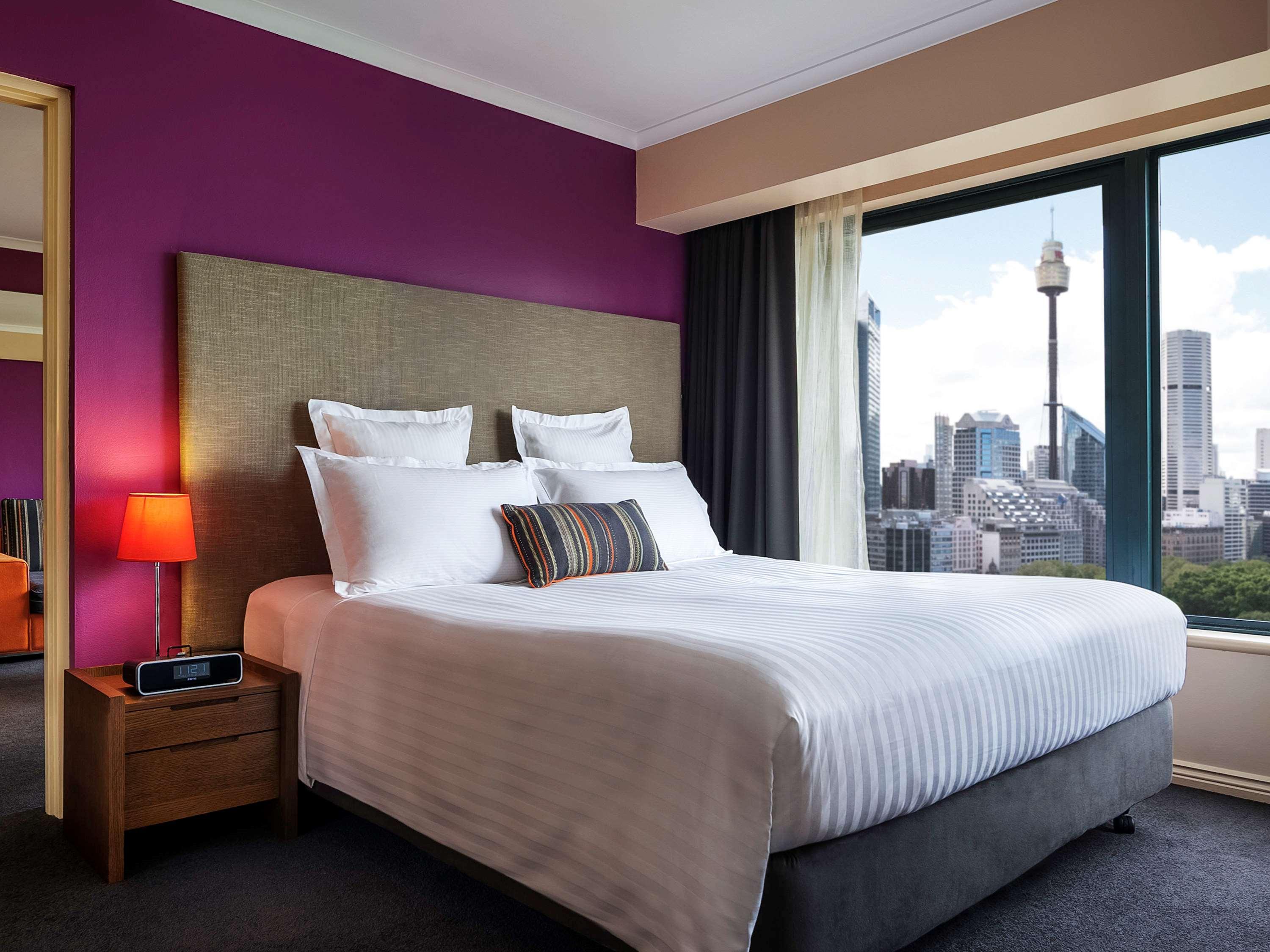 Отель Pullman Sydney Hyde Park Экстерьер фото A bedroom at the hotel