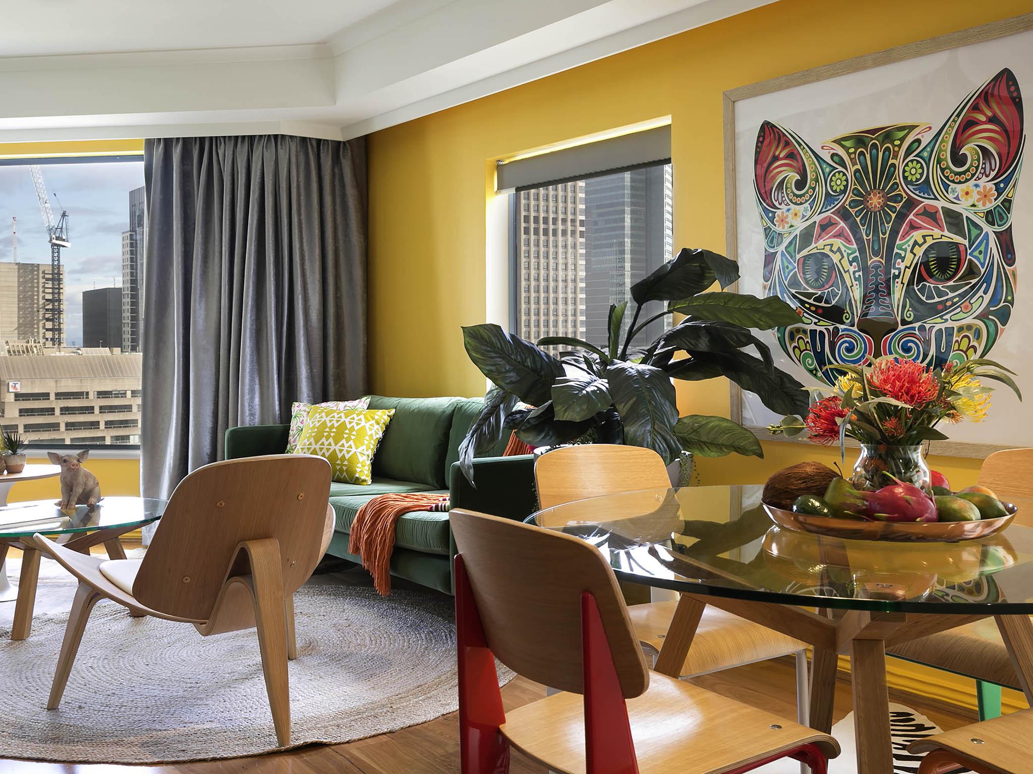 Отель Pullman Sydney Hyde Park Экстерьер фото A living room