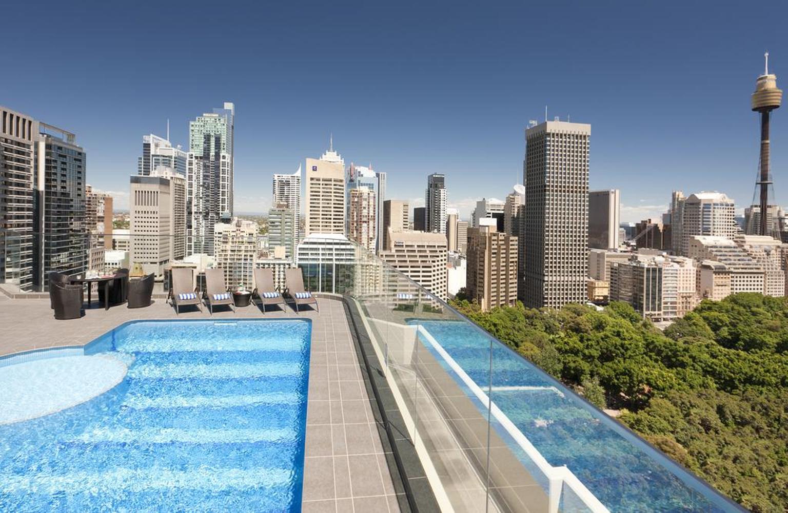 Отель Pullman Sydney Hyde Park Экстерьер фото The rooftop pool at the Emporium Hotel South Bank