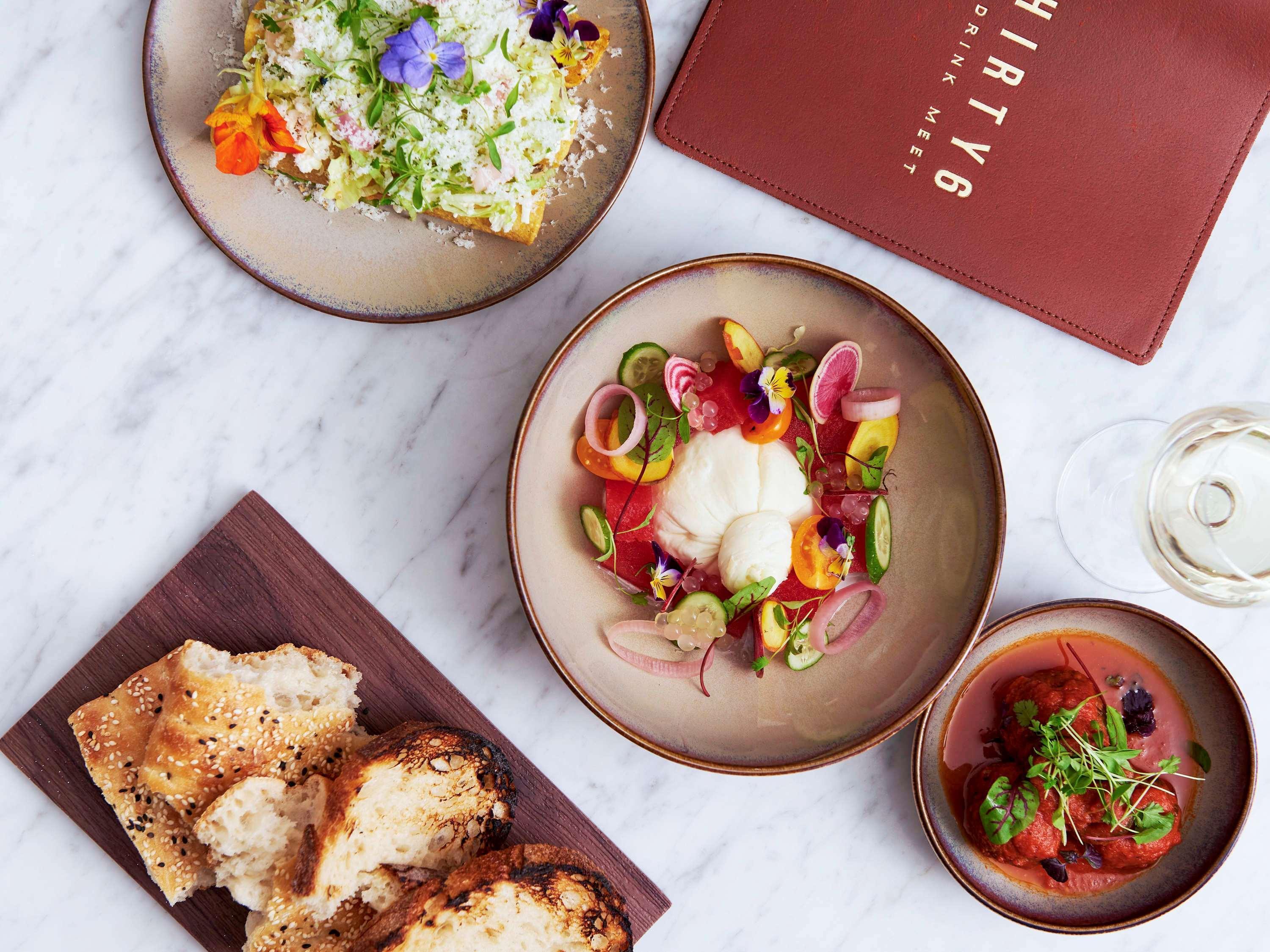Отель Pullman Sydney Hyde Park Экстерьер фото Dishes at Dirty Martini