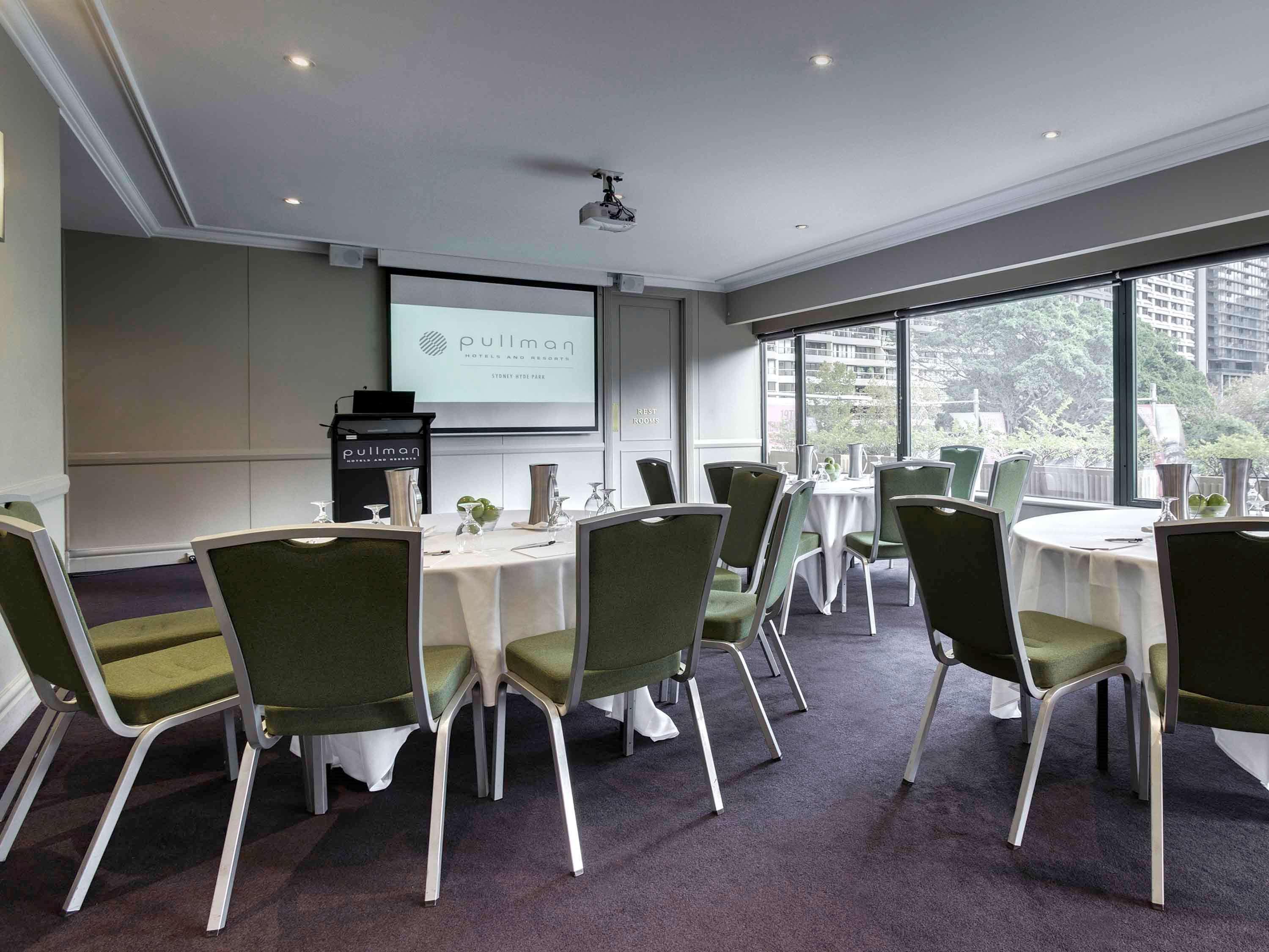 Отель Pullman Sydney Hyde Park Экстерьер фото The Boardroom