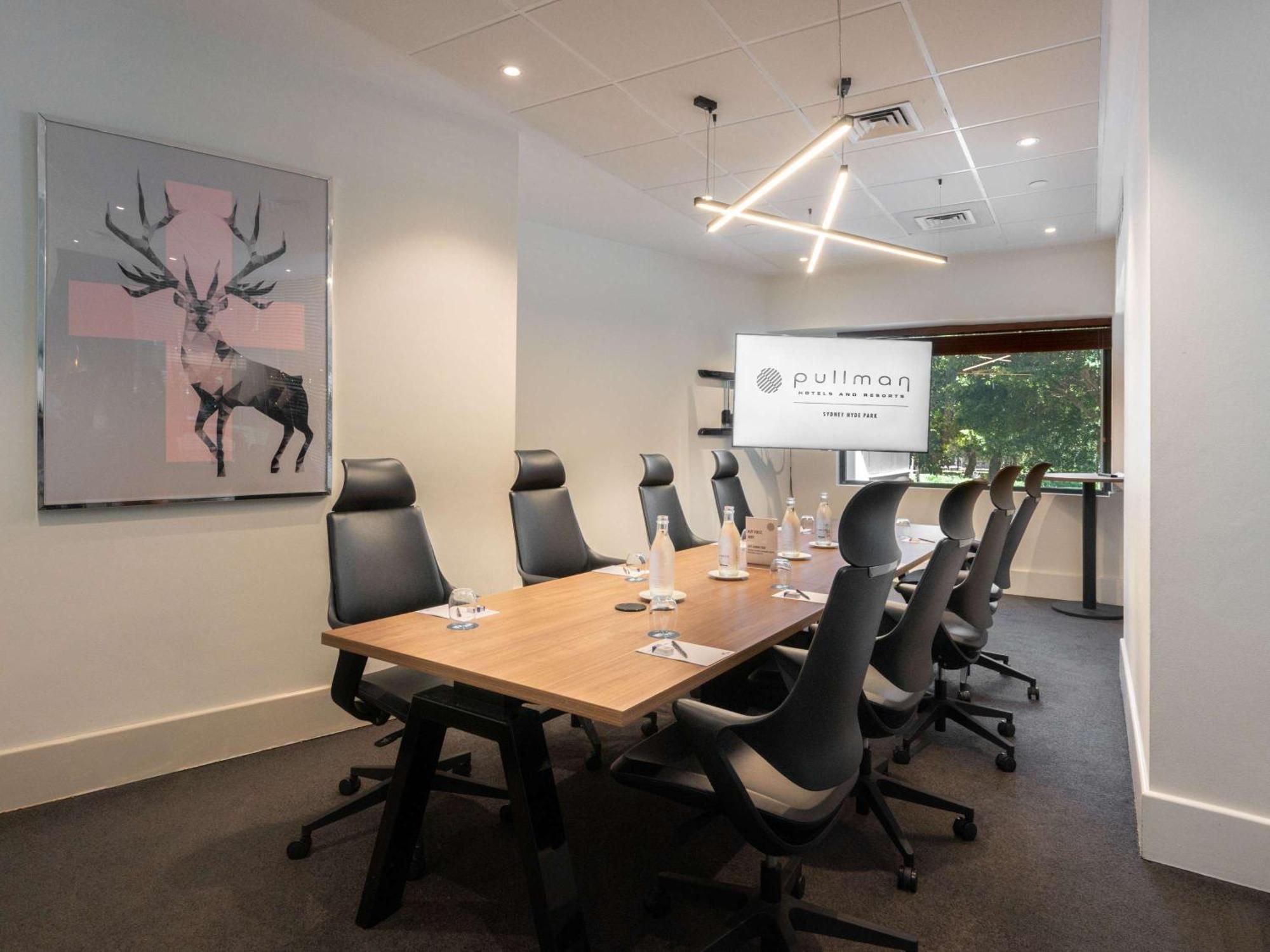 Отель Pullman Sydney Hyde Park Экстерьер фото Boardroom at the Pullman Hotel, Adelaide