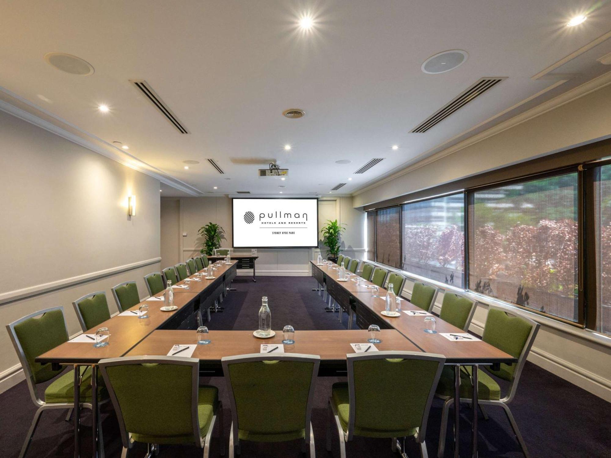 Отель Pullman Sydney Hyde Park Экстерьер фото The Boardroom