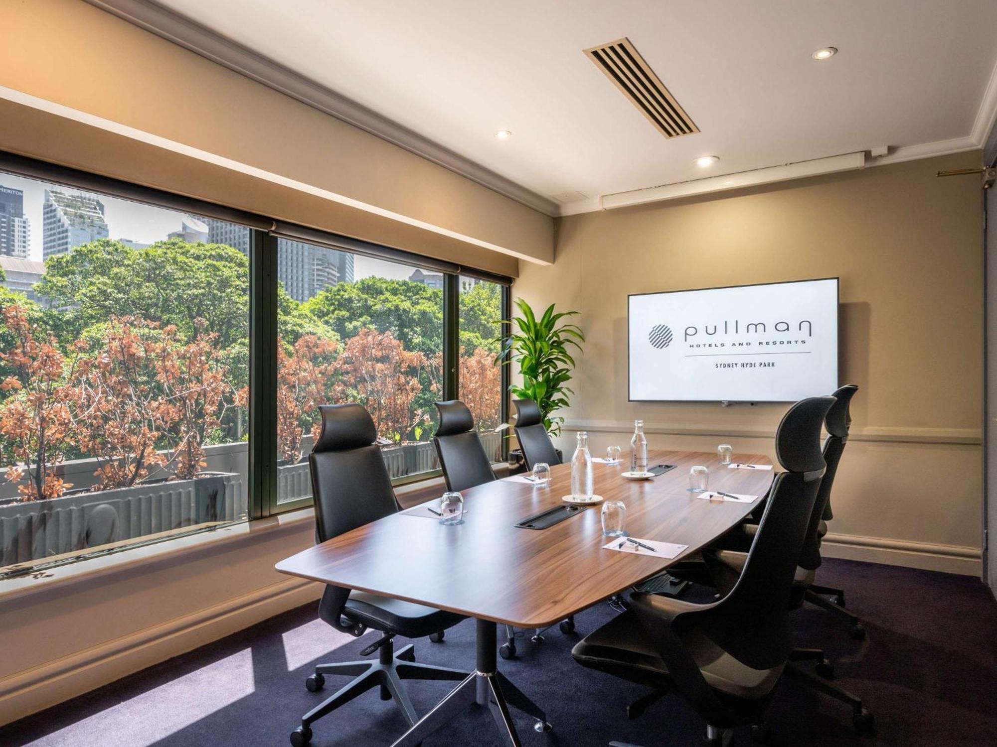 Отель Pullman Sydney Hyde Park Экстерьер фото Boardroom at Pullman Melbourne on Swanston