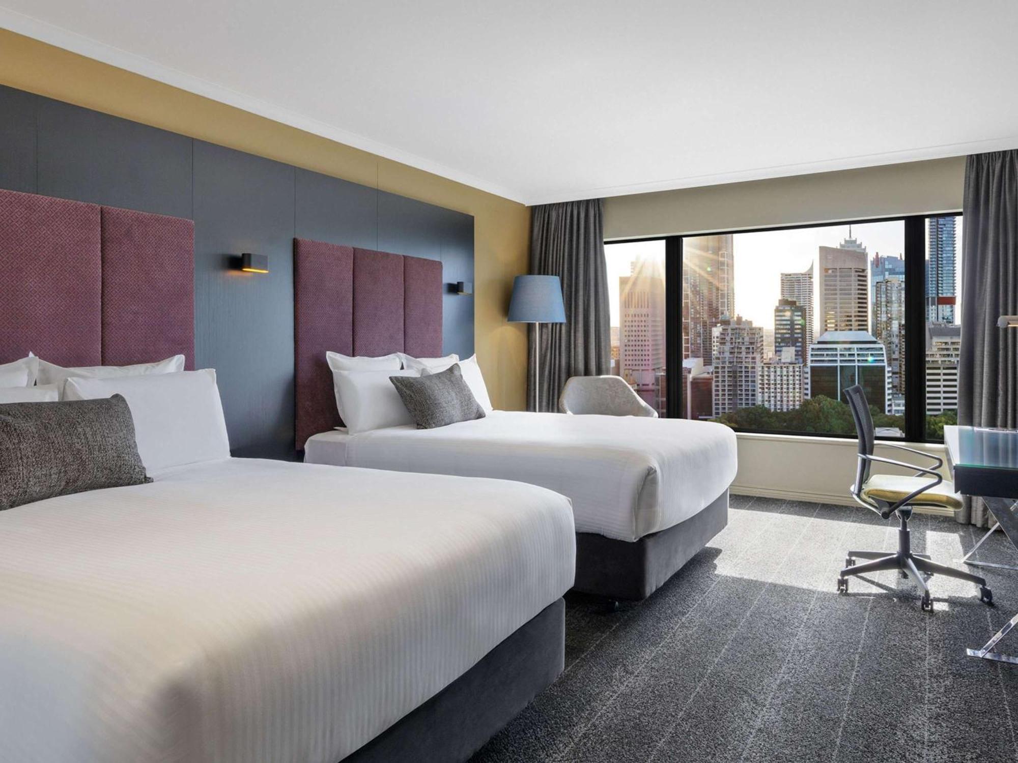 Отель Pullman Sydney Hyde Park Экстерьер фото A room at the Hotel 57